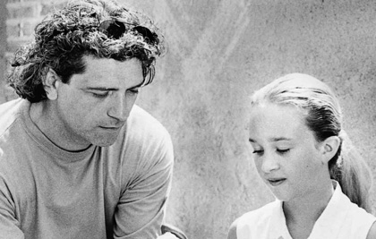 Foglie di Cemento – Cortometraggio - 35mm . B/N; Foglie di Cemento ha partecipato a 35 festival internazionali vincendone 7, tra gli altri: Rotterdam Film Fest, Dresda Film Festival, Cork Film Festival, Genova Film Festival, Cinecittà Roma Festival. E’ stato invitato a rassegne internazionali tra le quali: New York, Londra, Parigi, Madrid e Dresda.